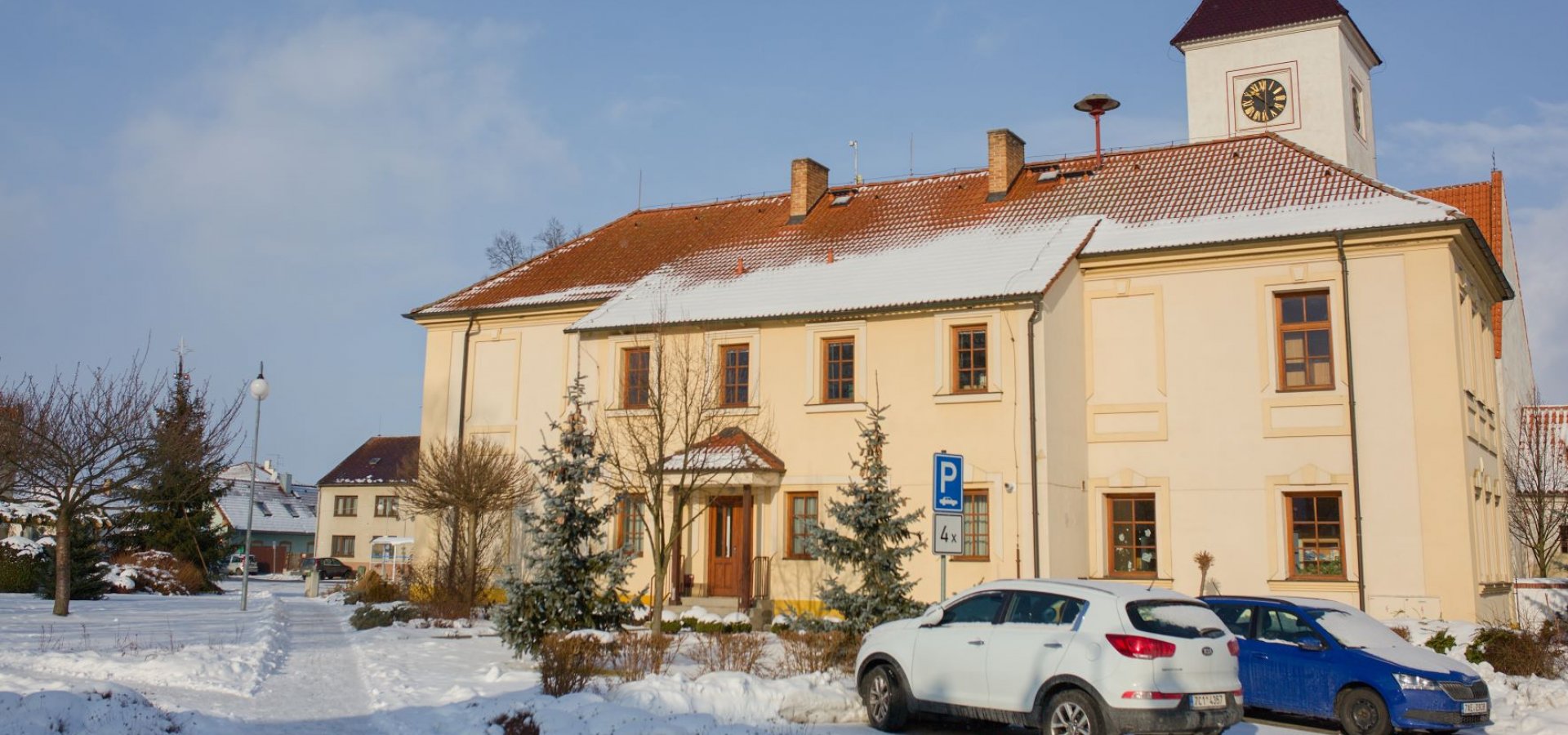 Budova obecního úřadu - ze zadní strany