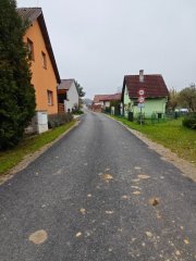 Fotografie: Místní komunikace v Třebíně - pohled ze směru od Dubného ke Kalištím