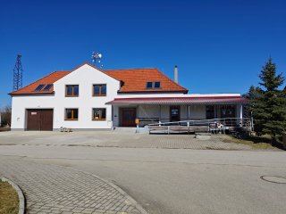 Foto: pohled zvenku na budovu č. p. 50 v Třebíně